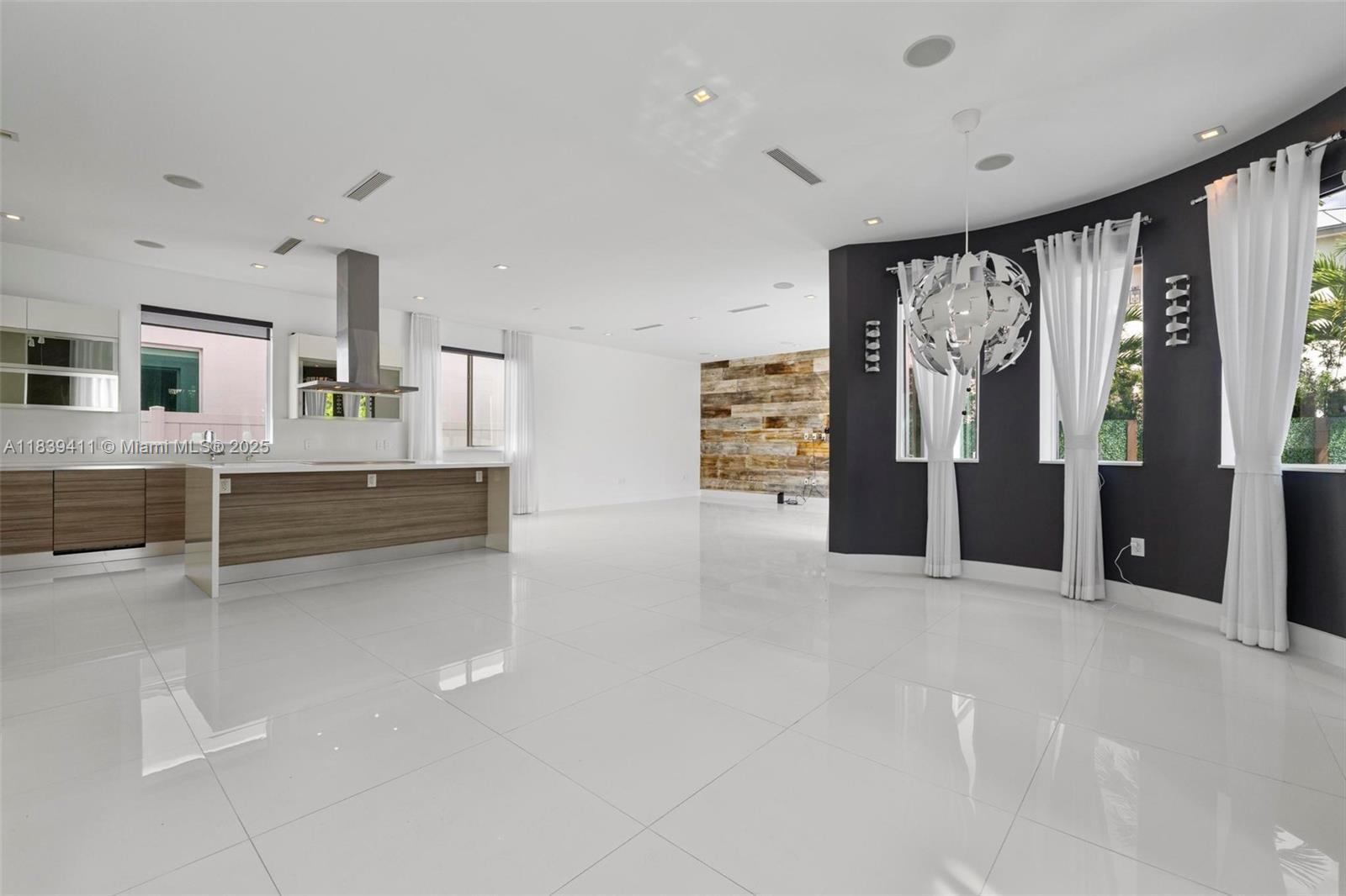 GRAND FLORIDIAN ESTATES - Residential