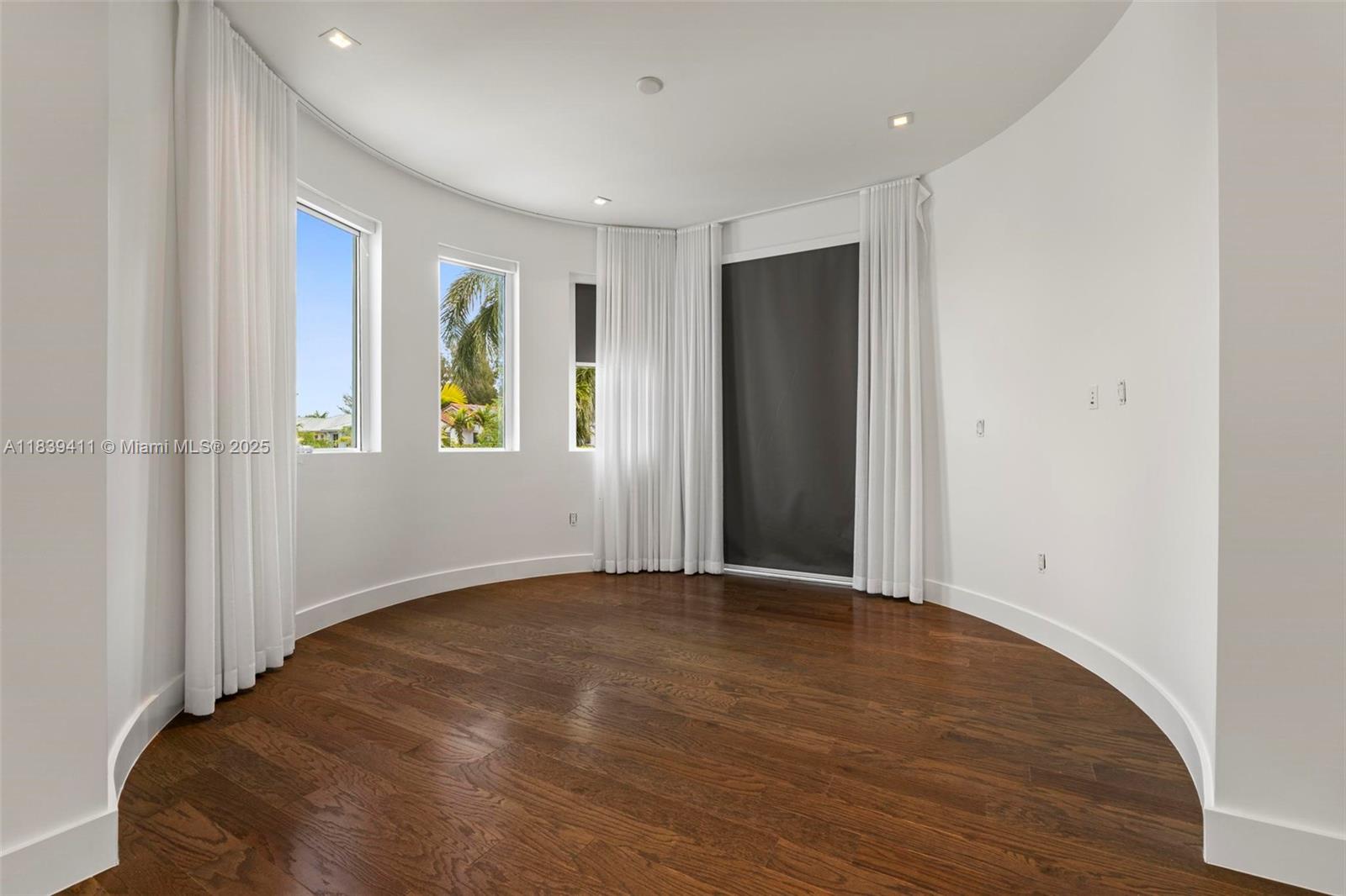 GRAND FLORIDIAN ESTATES - Residential