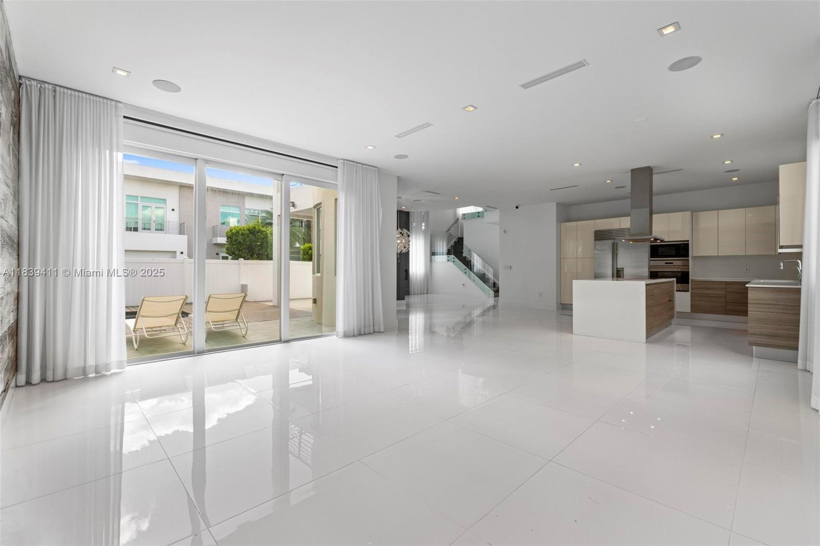 GRAND FLORIDIAN ESTATES - Residential