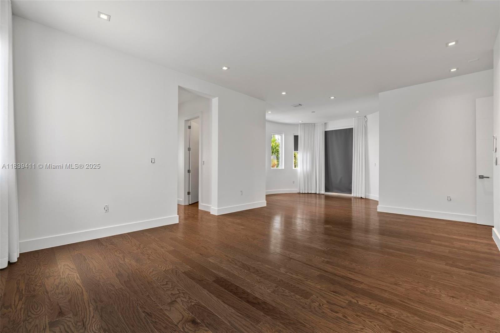 GRAND FLORIDIAN ESTATES - Residential