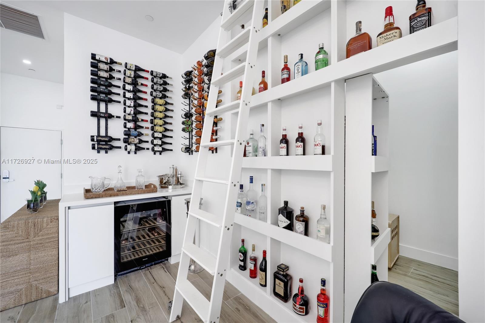 RONEY PALACE CONDO - Residential Lease