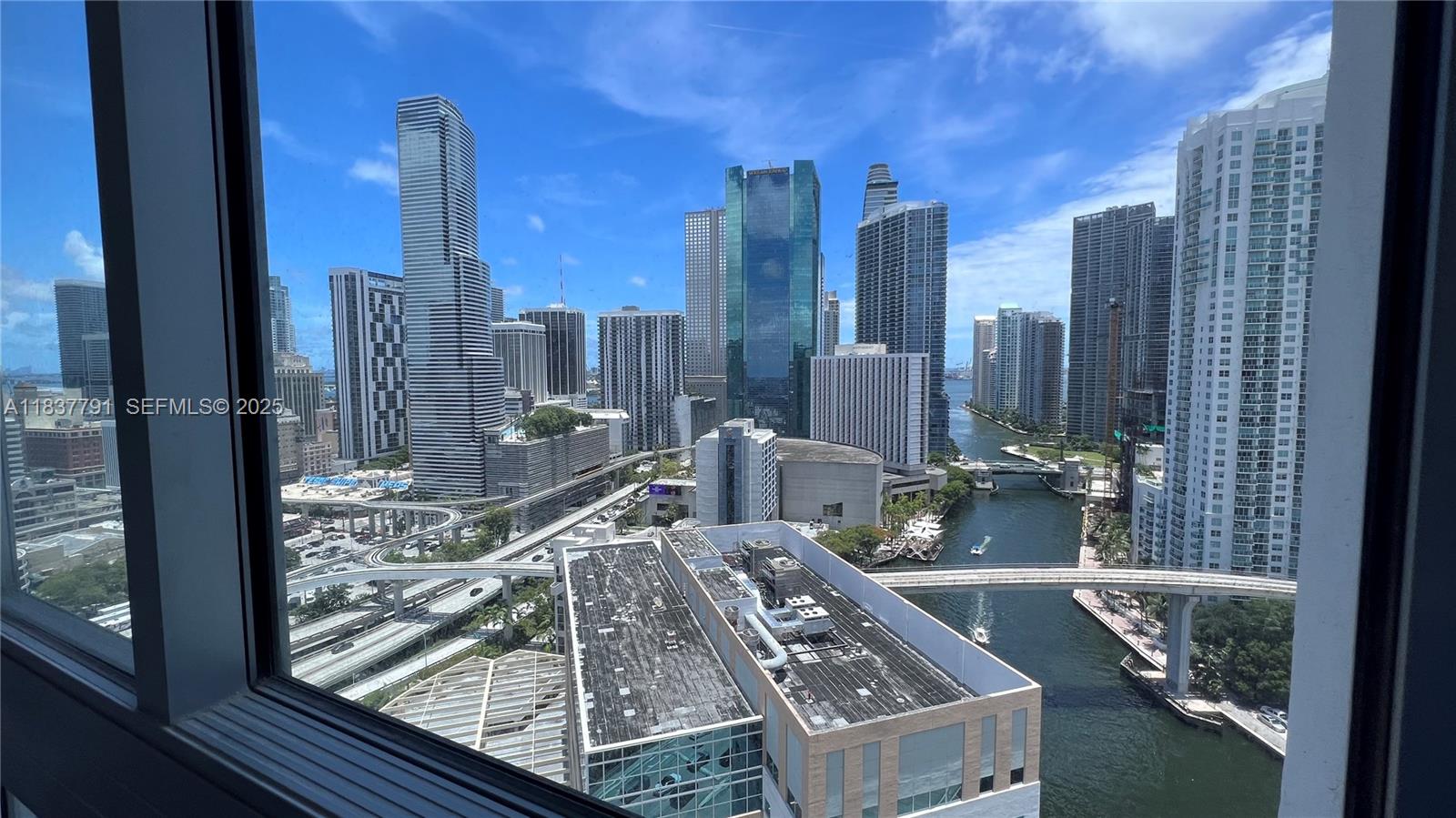 WIND CONDO - Residential