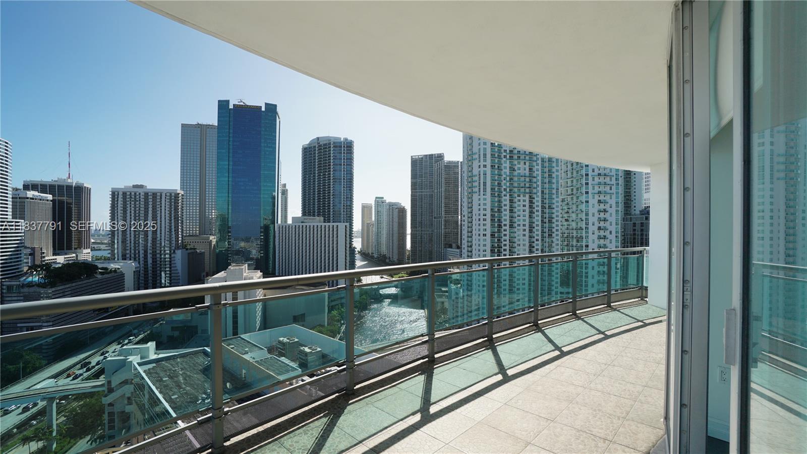 WIND CONDO - Residential