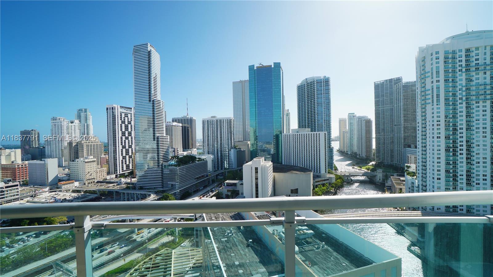 WIND CONDO - Residential