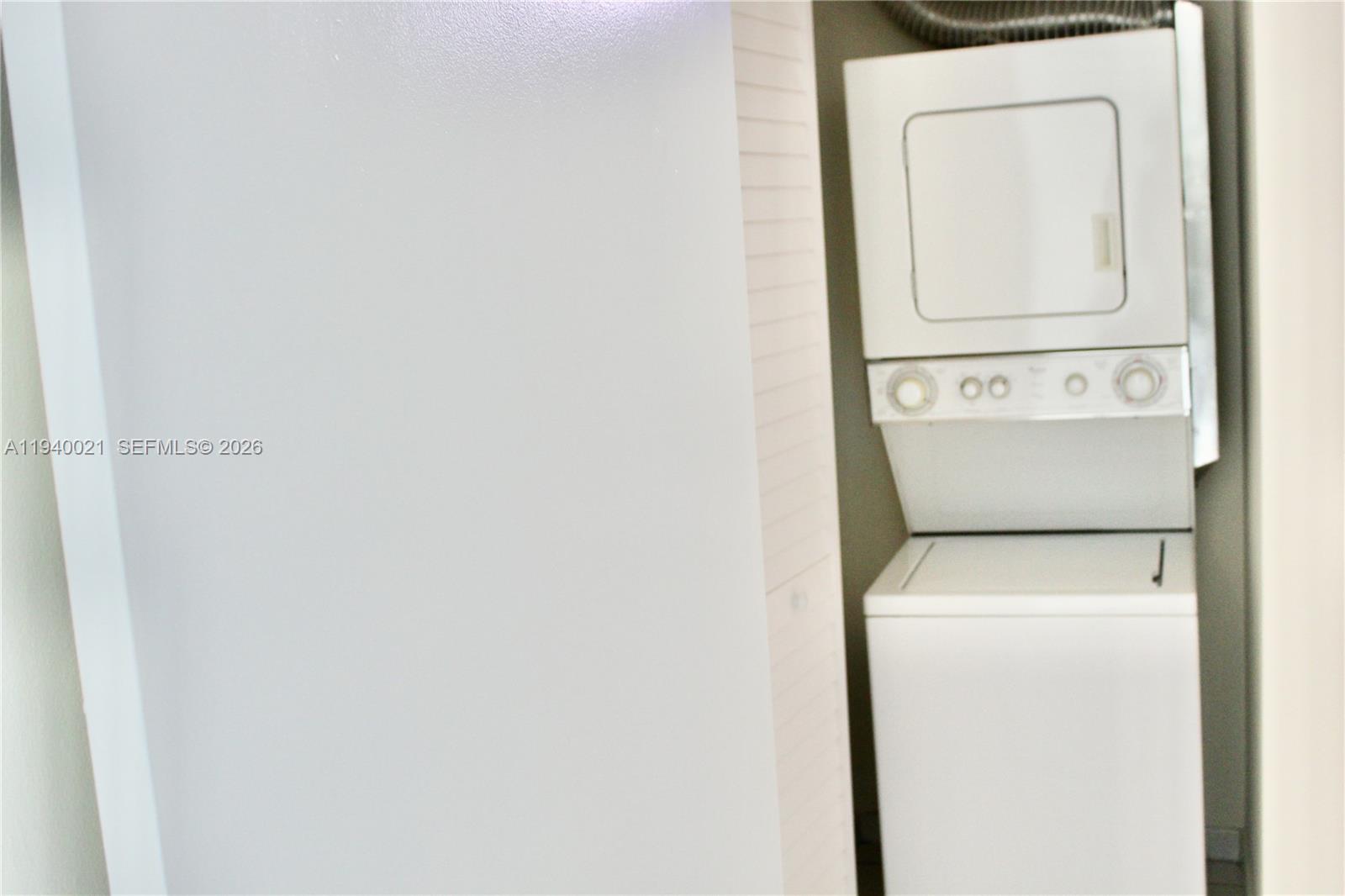 TERRAZAS RIVERPARK VILLAG - Residential Lease