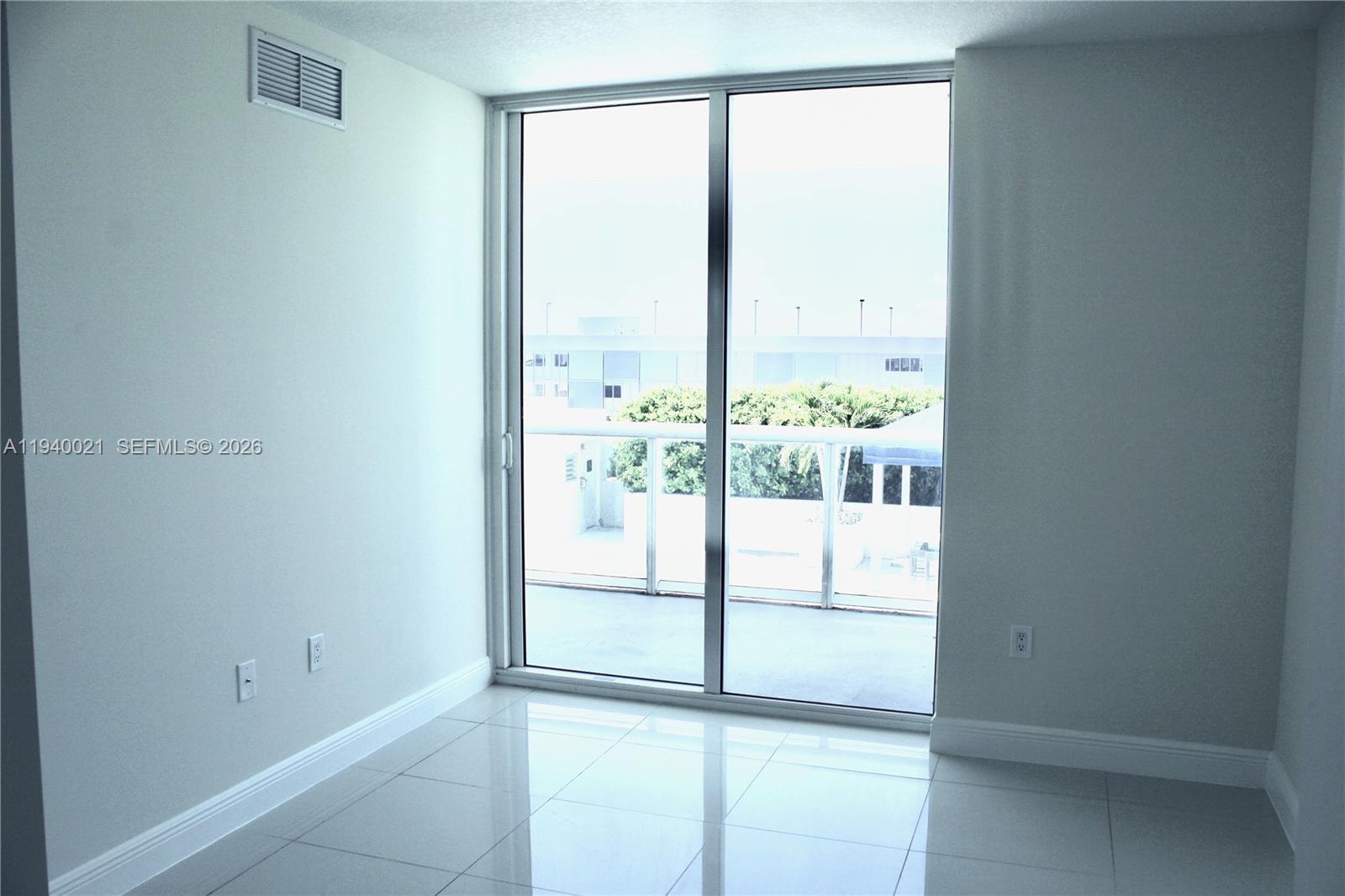 TERRAZAS RIVERPARK VILLAG - Residential Lease