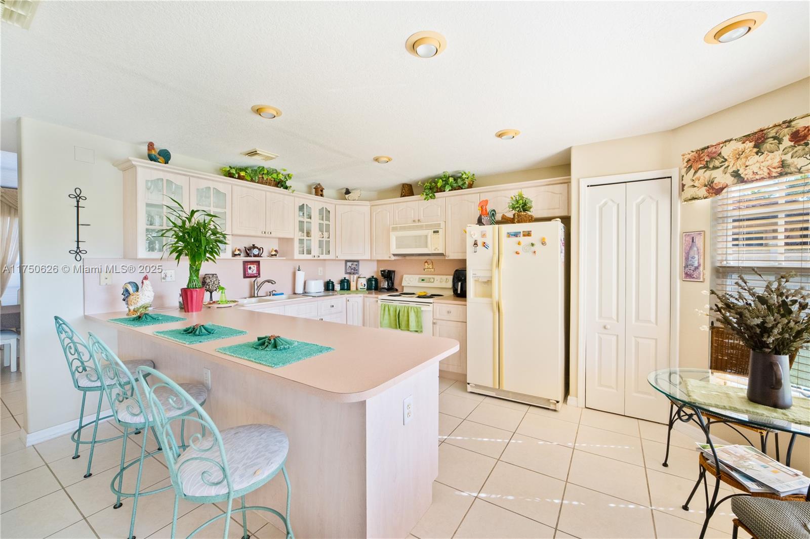 PARK LAKES BY THE MEADOWS - Residential