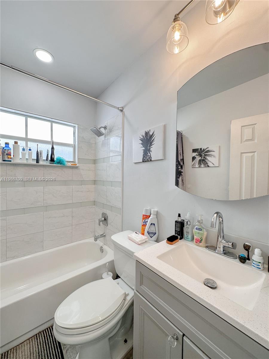 LINCOLN ROAD VILLAS EAST - Residential