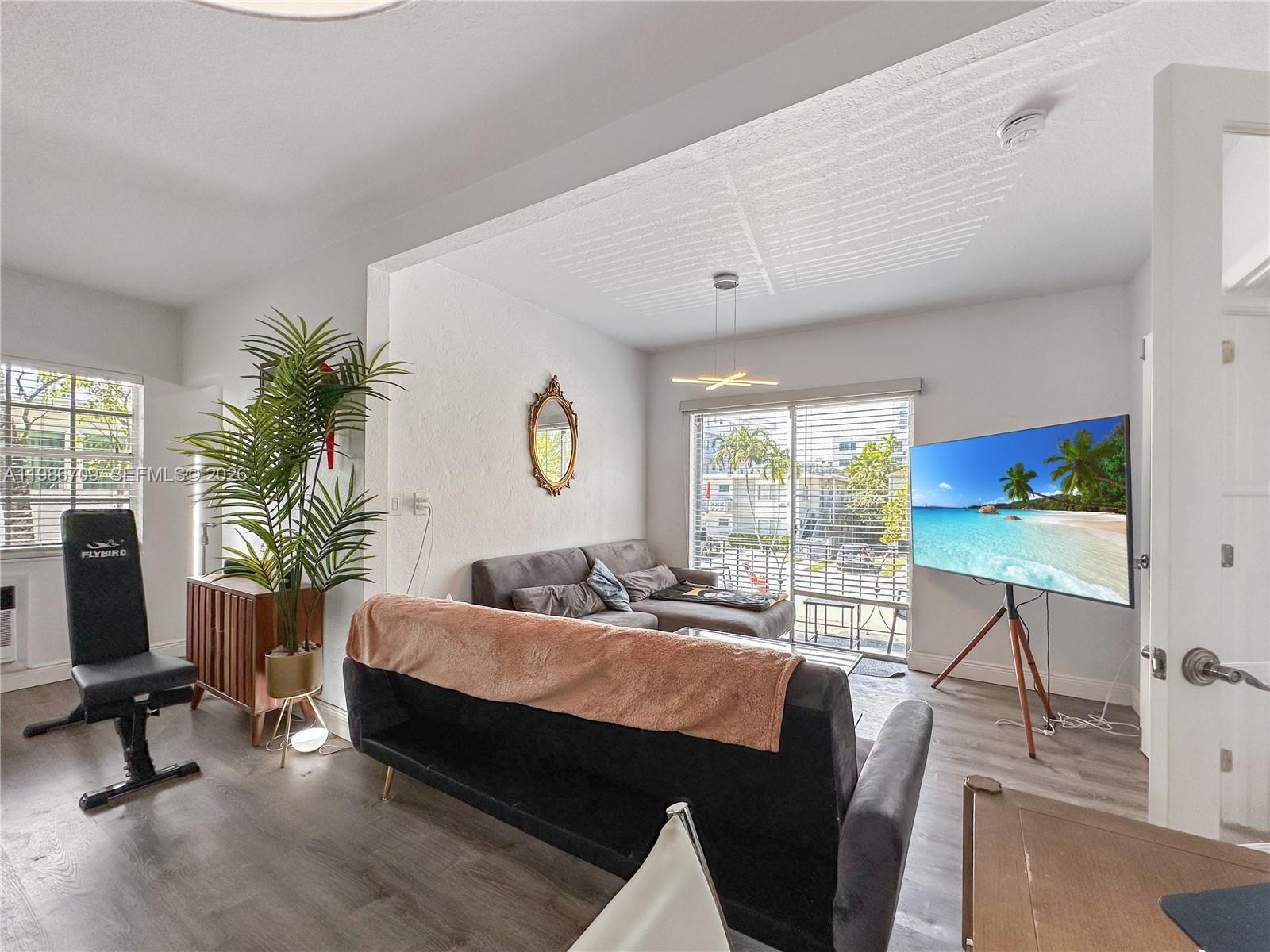 LINCOLN ROAD VILLAS EAST - Residential