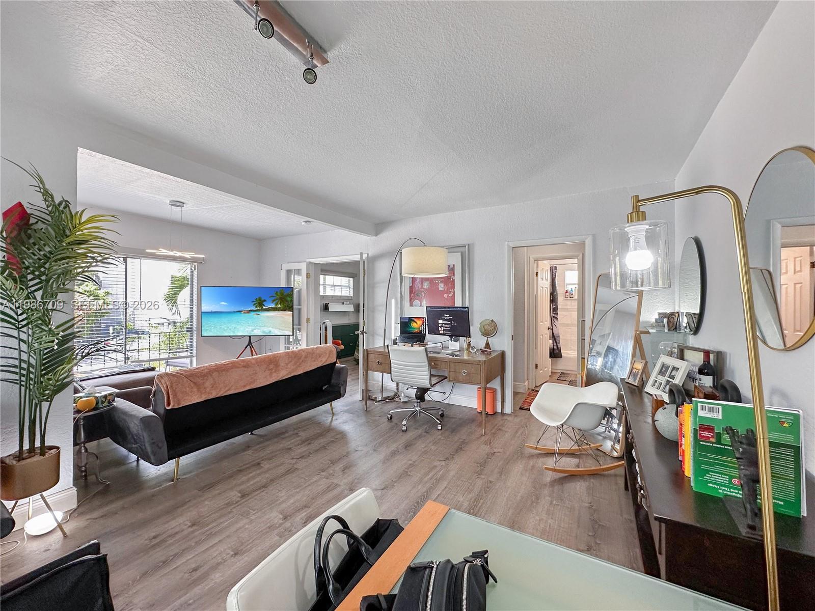 LINCOLN ROAD VILLAS EAST - Residential