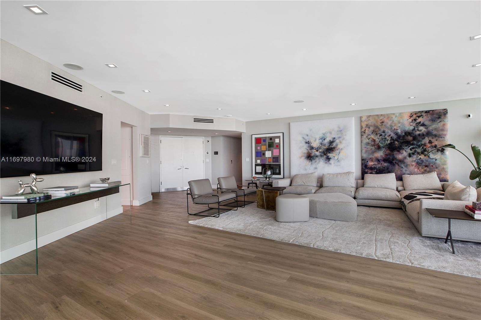 BRISTOL TOWER CONDO - Residential