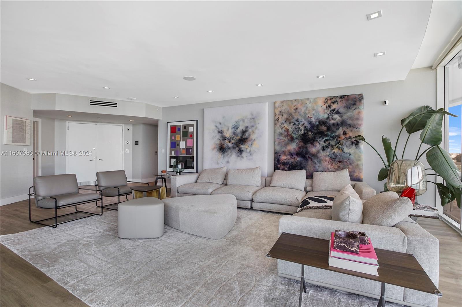 BRISTOL TOWER CONDO - Residential