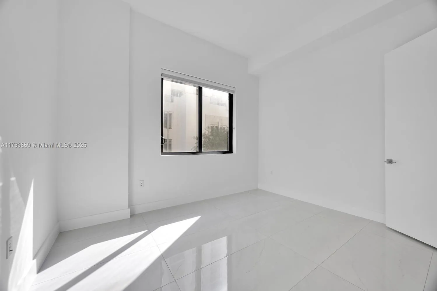 Coral Gables, Florida 33146, United States, 1 Bedroom Bedrooms, ,1 BathroomBathrooms,Residential,Active,7965