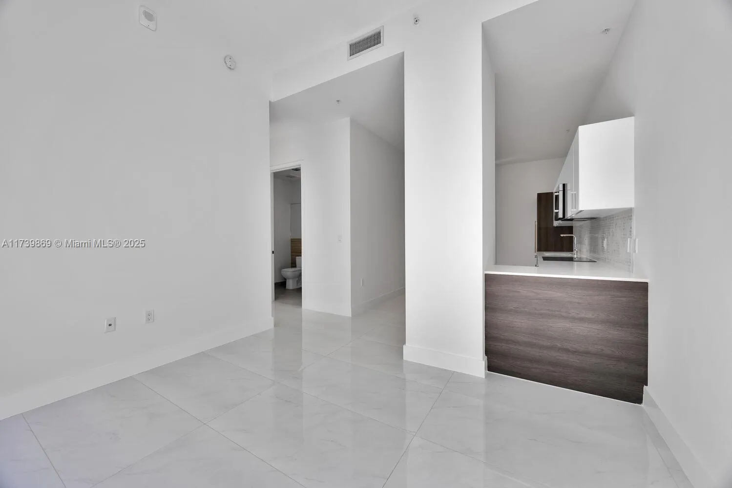 Coral Gables, Florida 33146, United States, 1 Bedroom Bedrooms, ,1 BathroomBathrooms,Residential,Active,7965