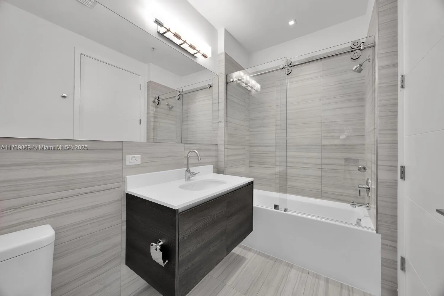 Coral Gables, Florida 33146, United States, 1 Bedroom Bedrooms, ,1 BathroomBathrooms,Residential,Active,7965