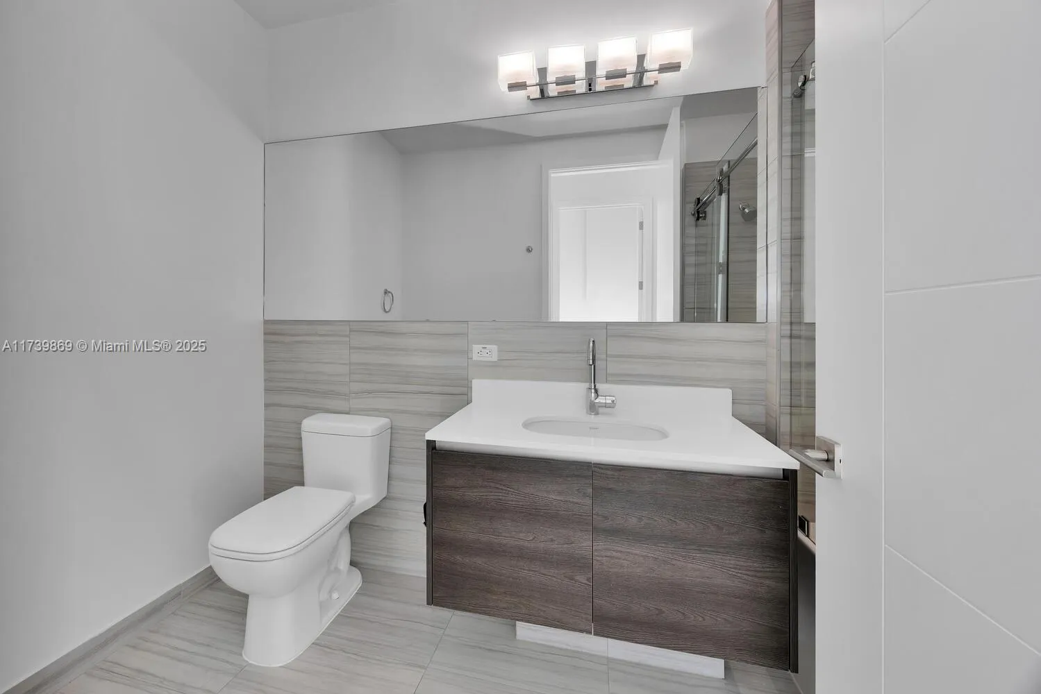 Coral Gables, Florida 33146, United States, 1 Bedroom Bedrooms, ,1 BathroomBathrooms,Residential,Active,7965