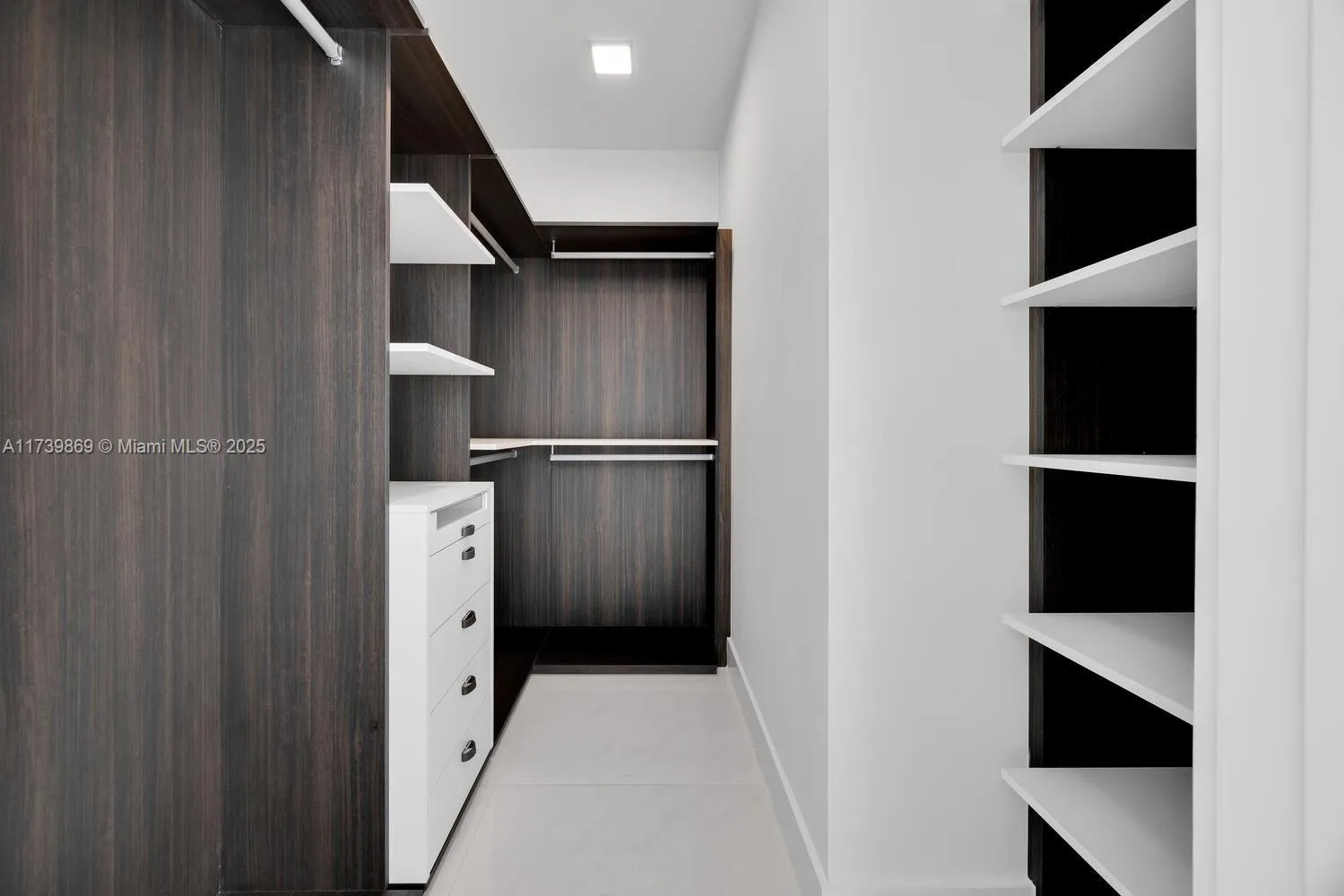 Coral Gables, Florida 33146, United States, 1 Bedroom Bedrooms, ,1 BathroomBathrooms,Residential,Active,7965