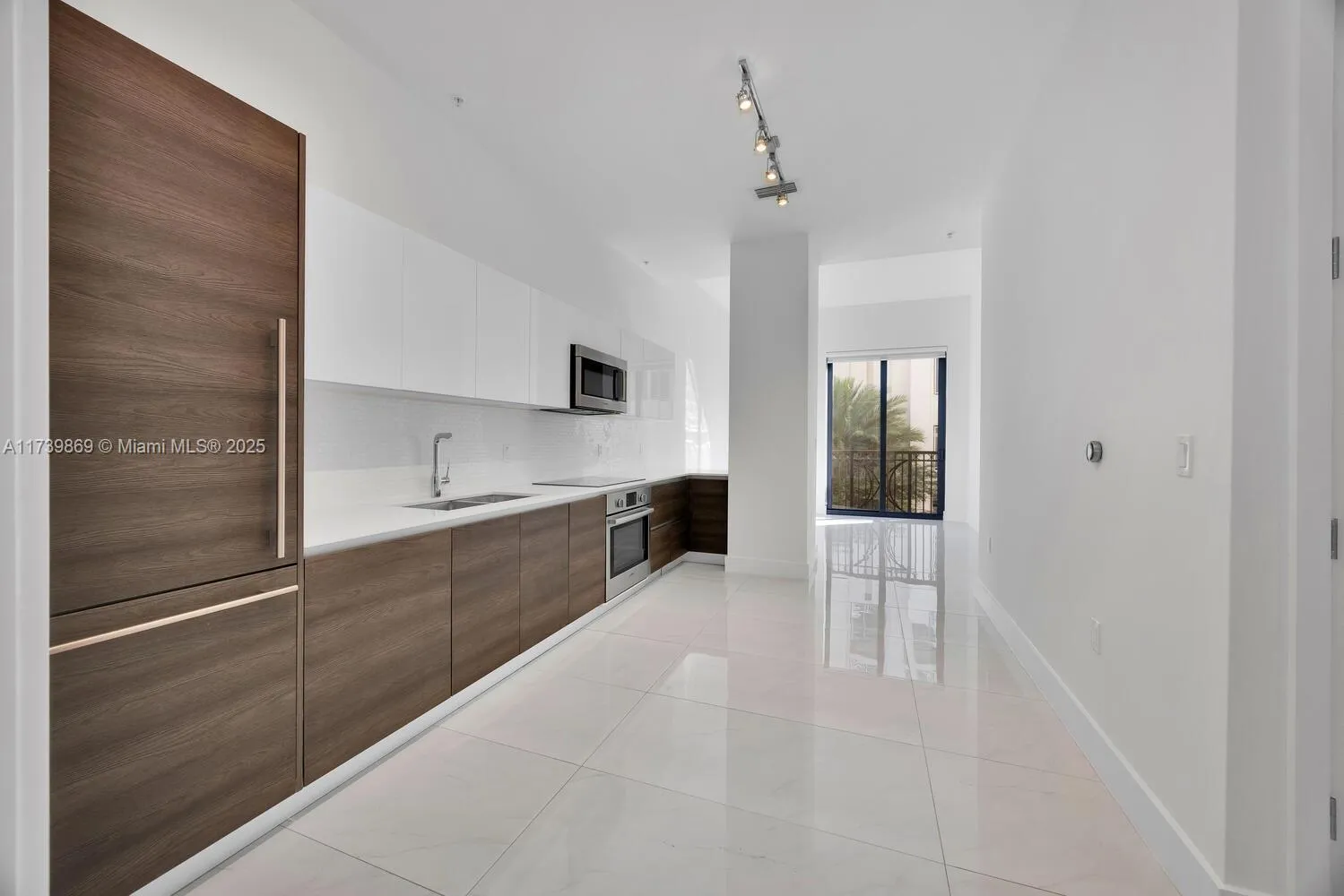 Coral Gables, Florida 33146, United States, 1 Bedroom Bedrooms, ,1 BathroomBathrooms,Residential,Active,7965