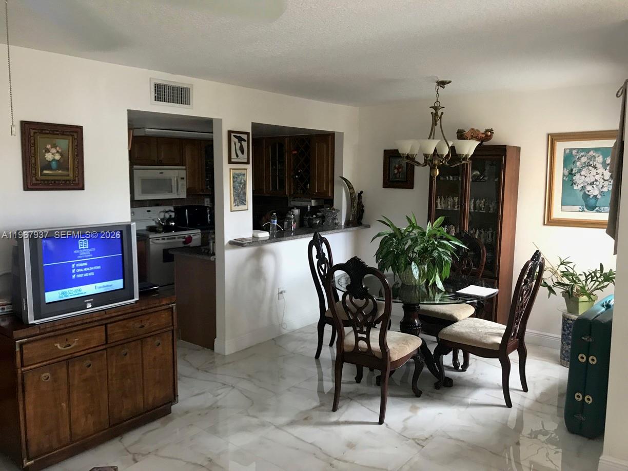 GABLES II TOWNHOMES CONDO - Residential Lease