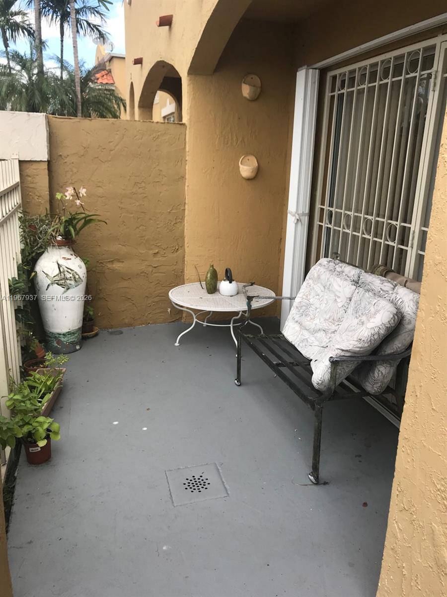 GABLES II TOWNHOMES CONDO - Residential Lease
