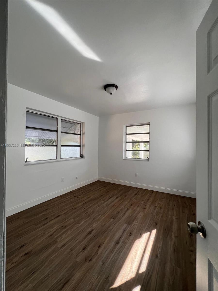 INDIANA PARK - Residential Income