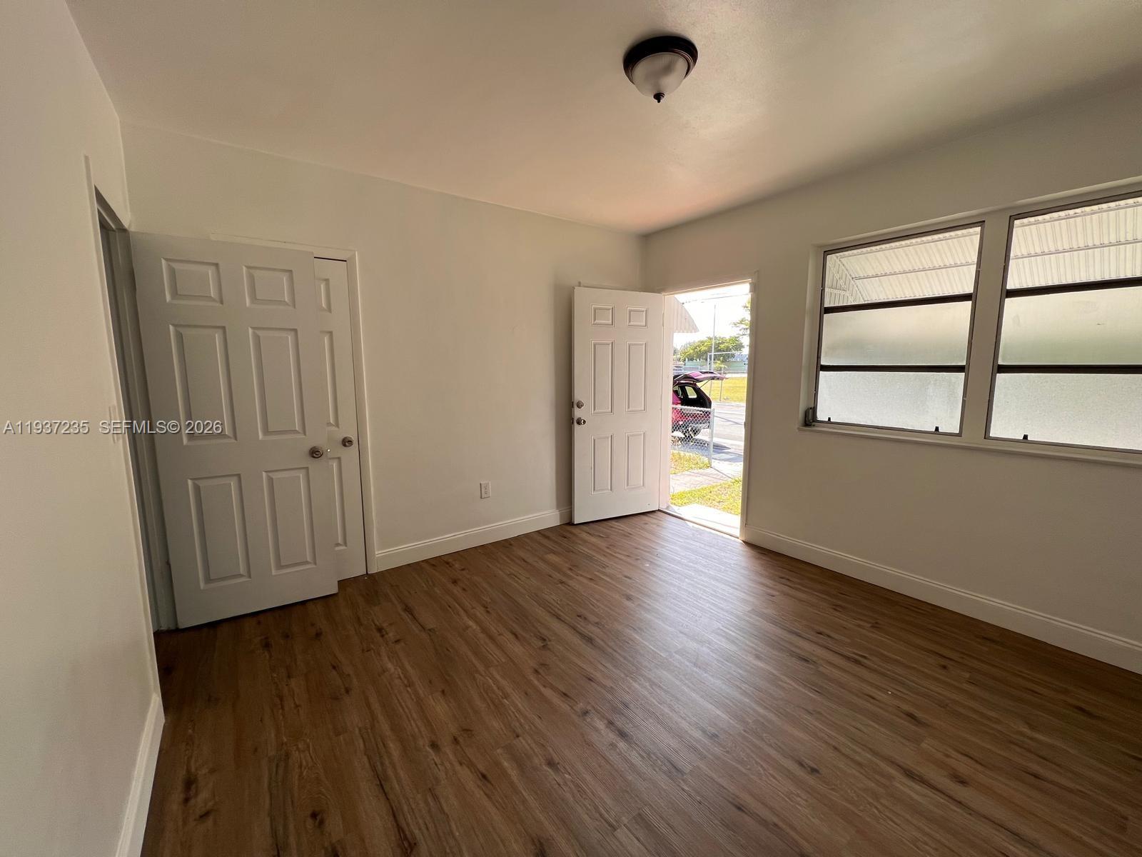 INDIANA PARK - Residential Income