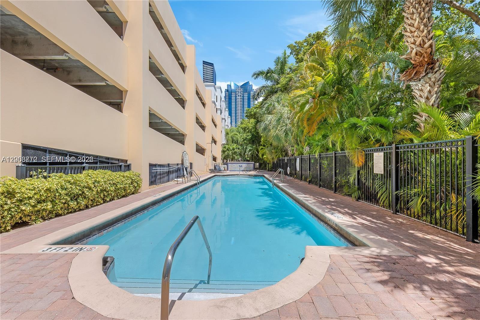 PORTO BELLAGIO CONDO - Residential