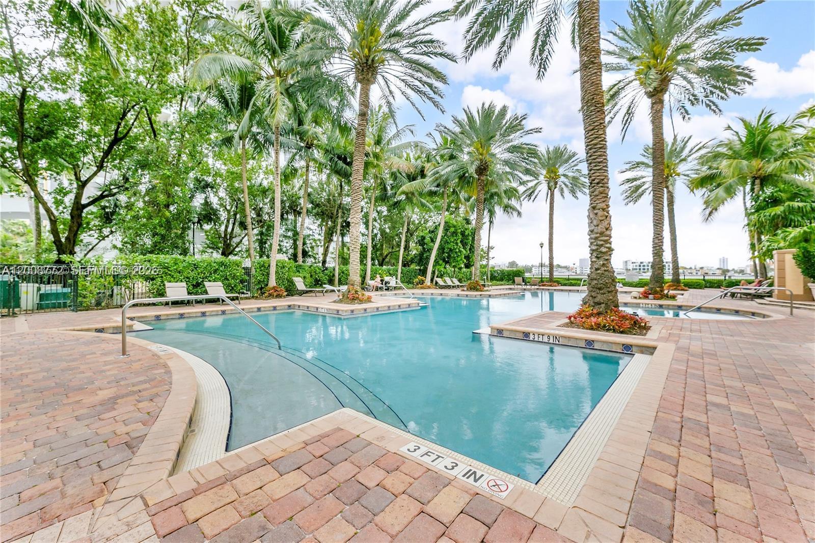 PORTO BELLAGIO CONDO - Residential