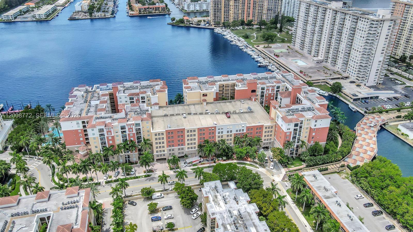 PORTO BELLAGIO CONDO - Residential