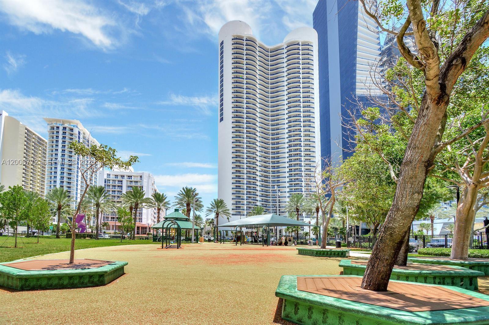 PORTO BELLAGIO CONDO - Residential