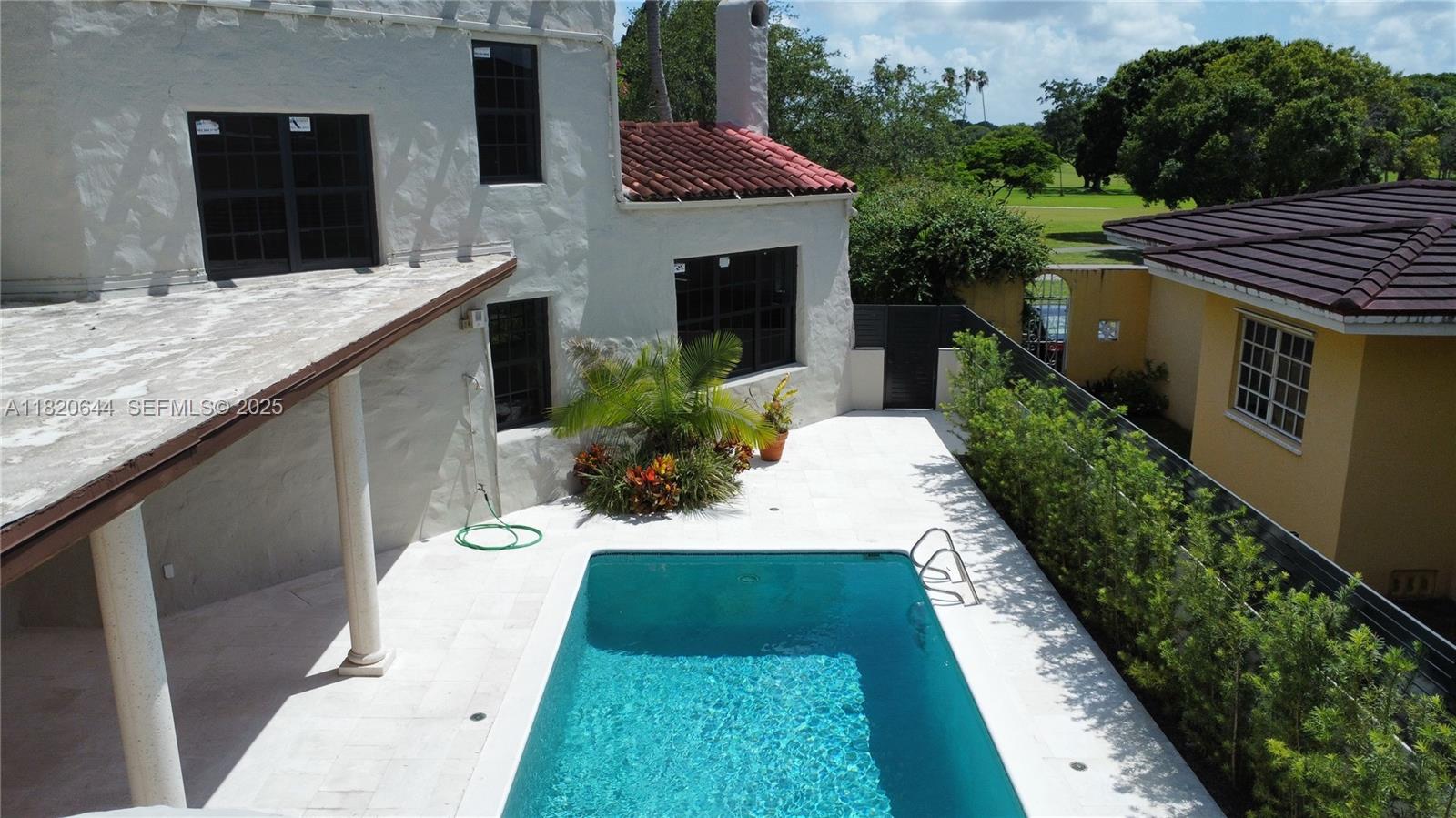 COUNTRY CLUB ESTATES SEC - Residential