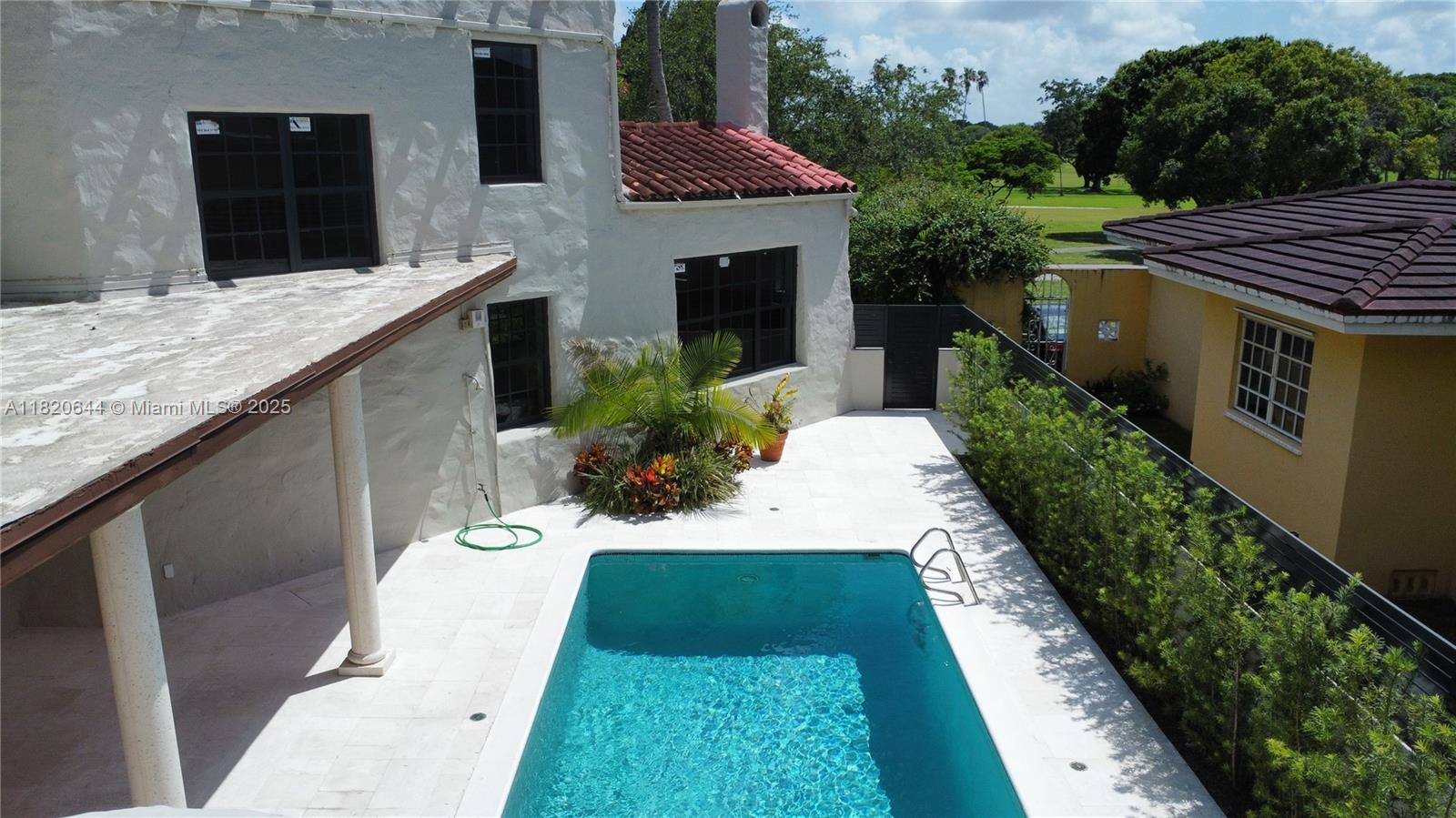 COUNTRY CLUB ESTATES SEC - Residential