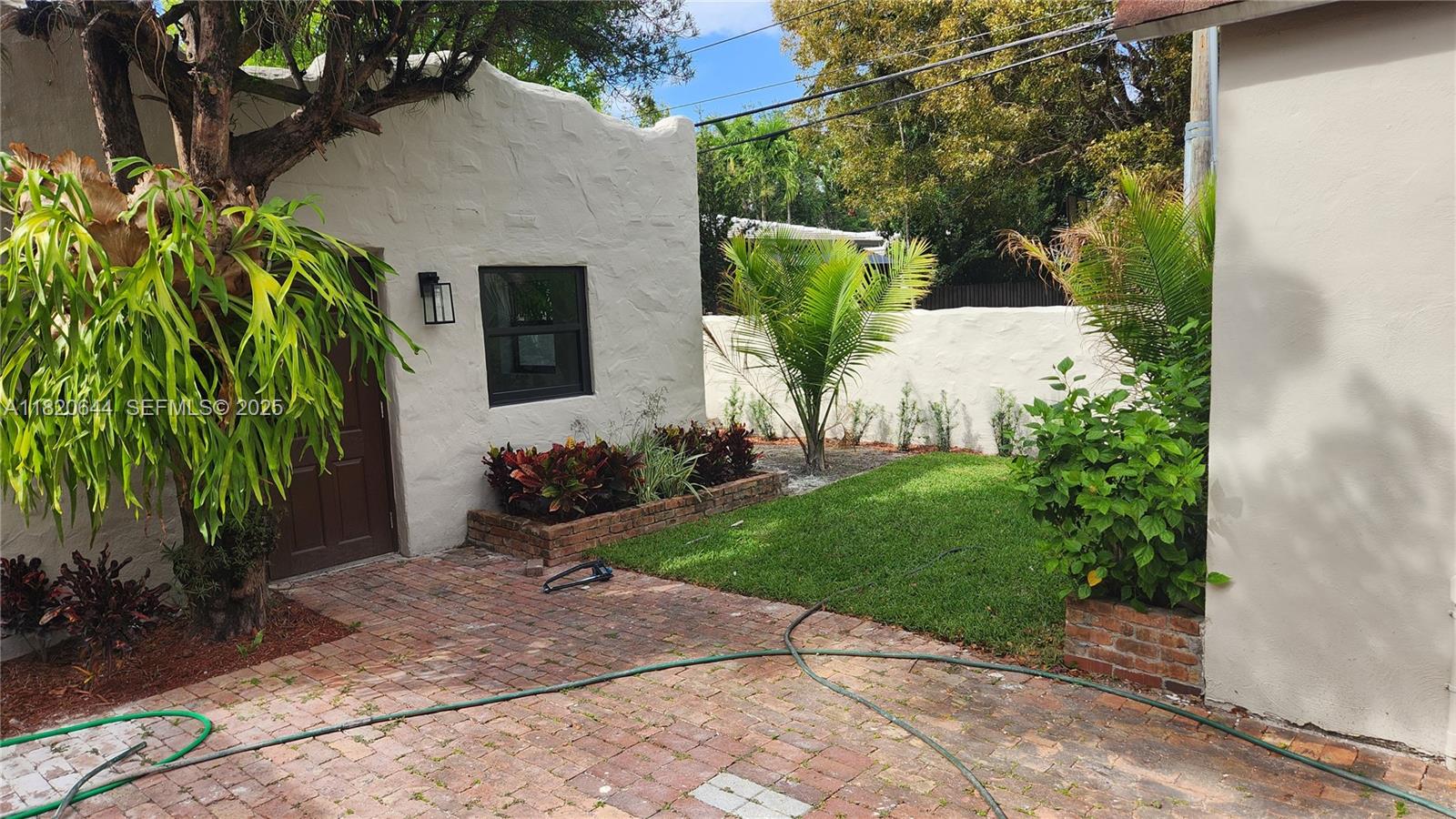 COUNTRY CLUB ESTATES SEC - Residential