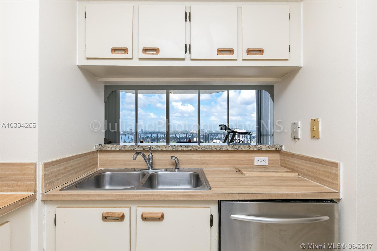 THE GRANDVIEW PALACE COND - Residential Lease