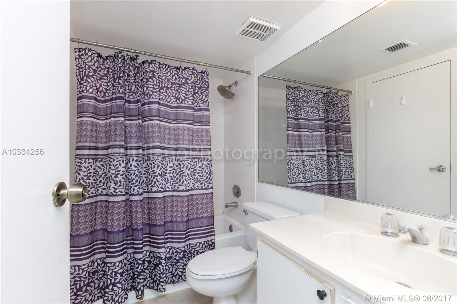 THE GRANDVIEW PALACE COND - Residential Lease