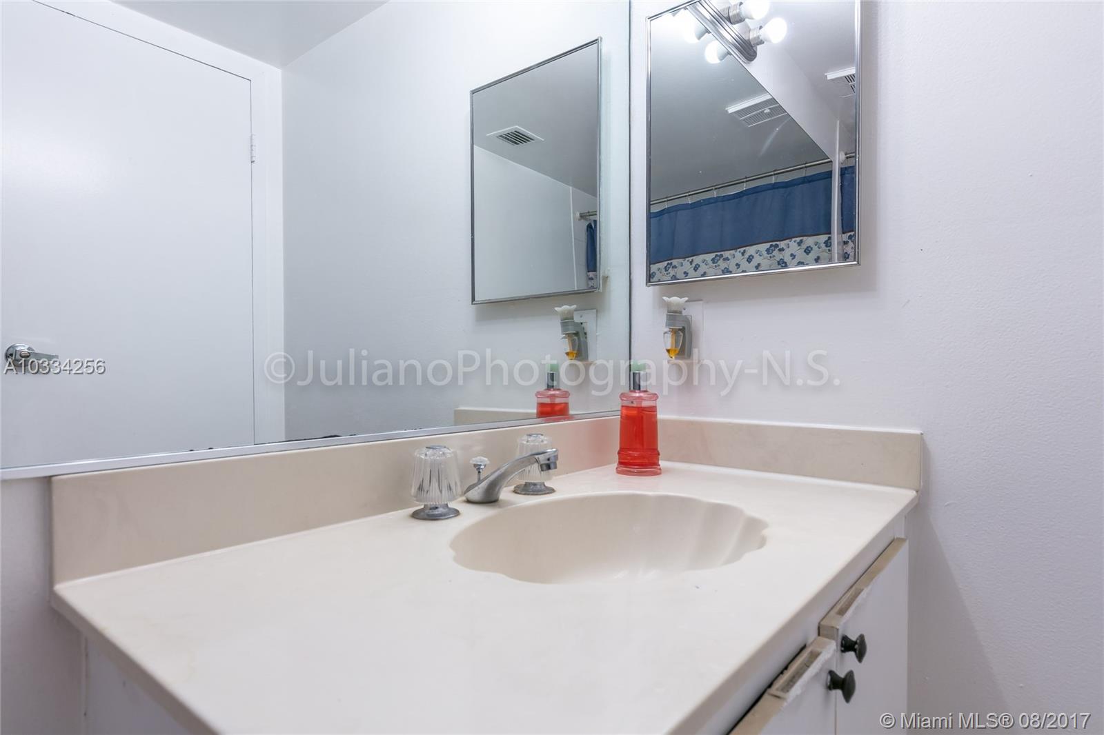 THE GRANDVIEW PALACE COND - Residential Lease