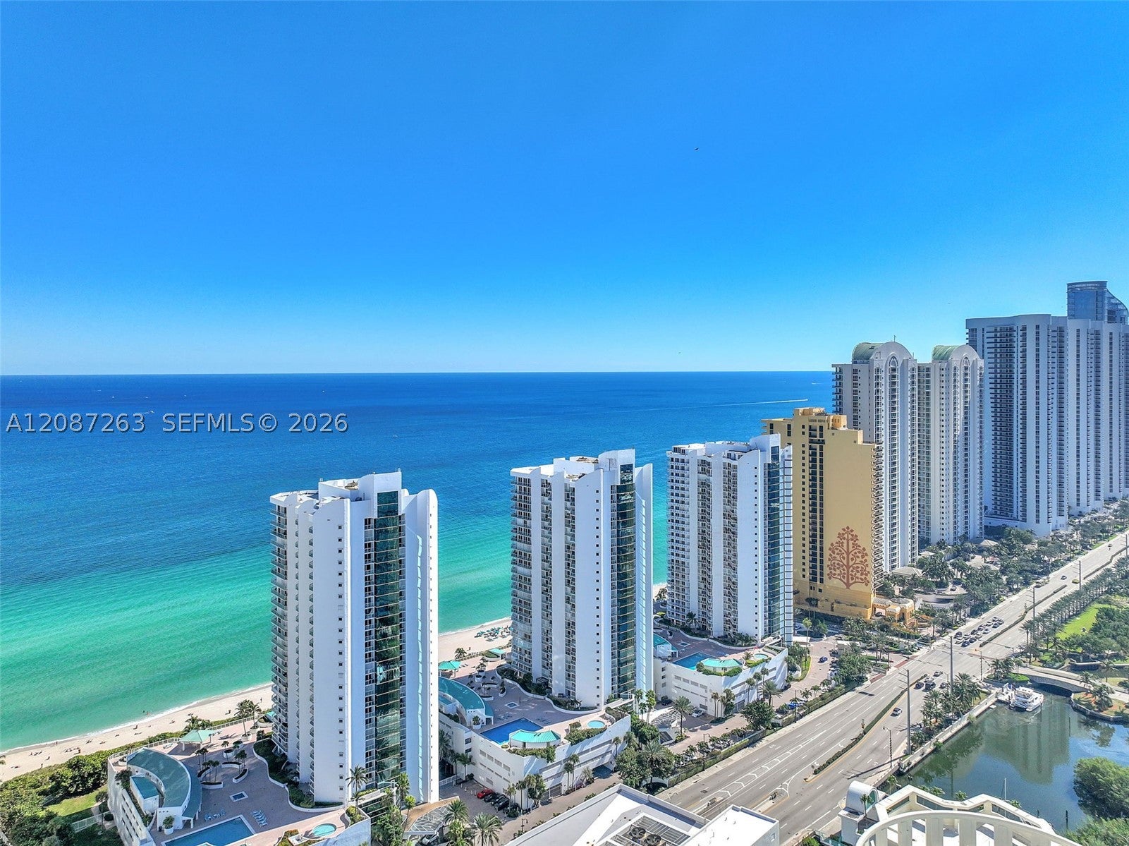 16485 Collins Ave 2136
