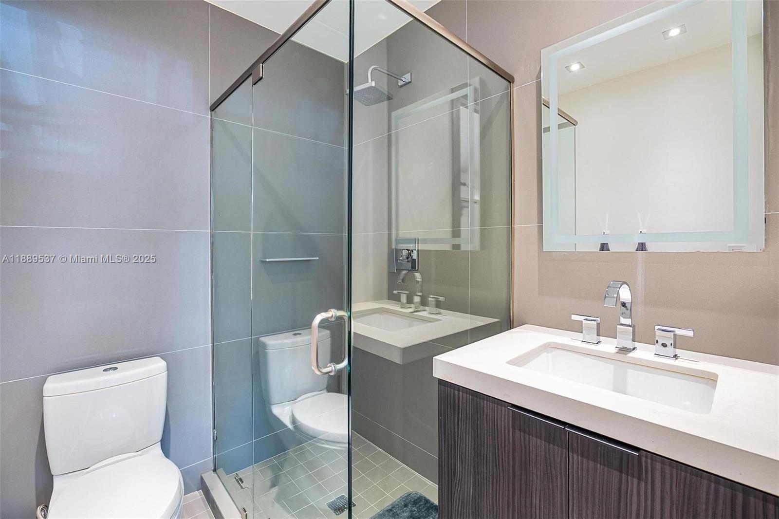 LENOX VILLAS CONDO - Residential