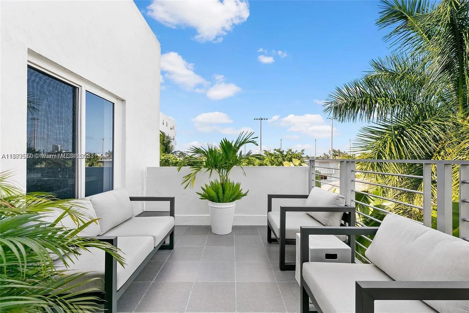 LENOX VILLAS CONDO - Residential