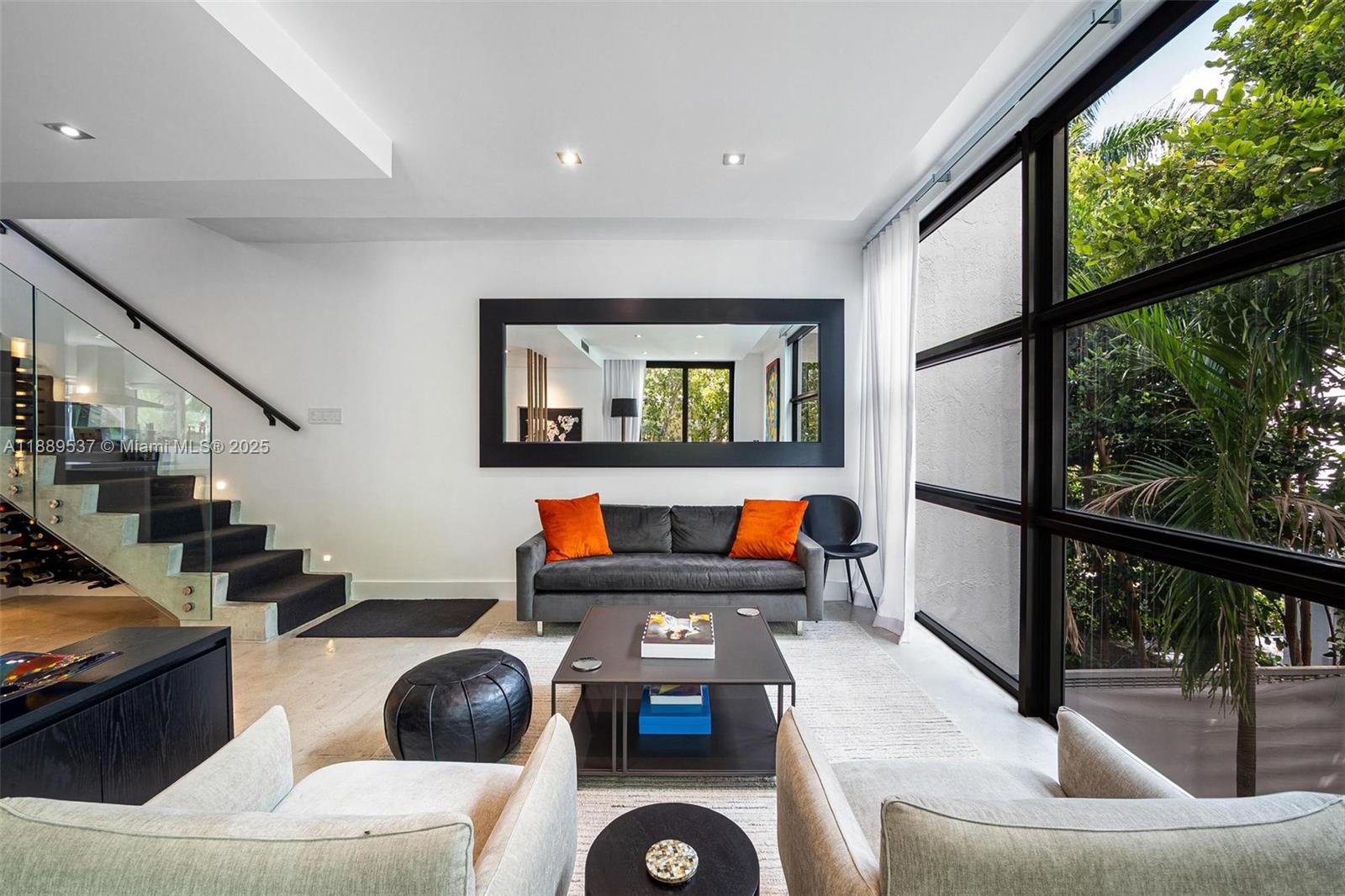 LENOX VILLAS CONDO - Residential