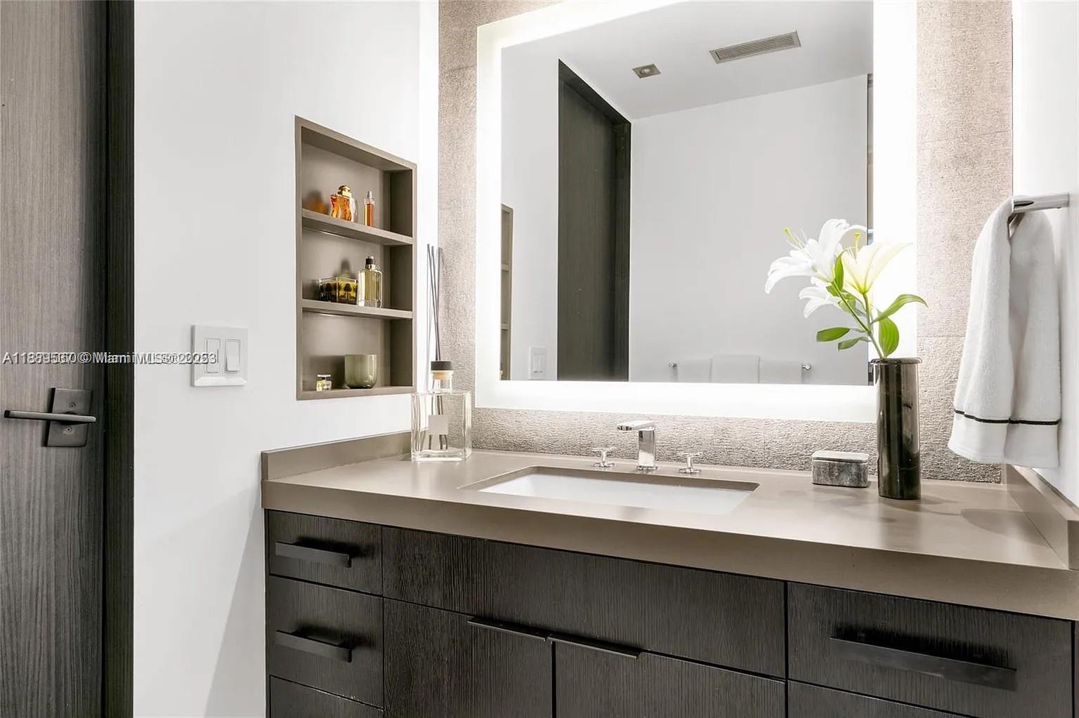LENOX VILLAS CONDO - Residential