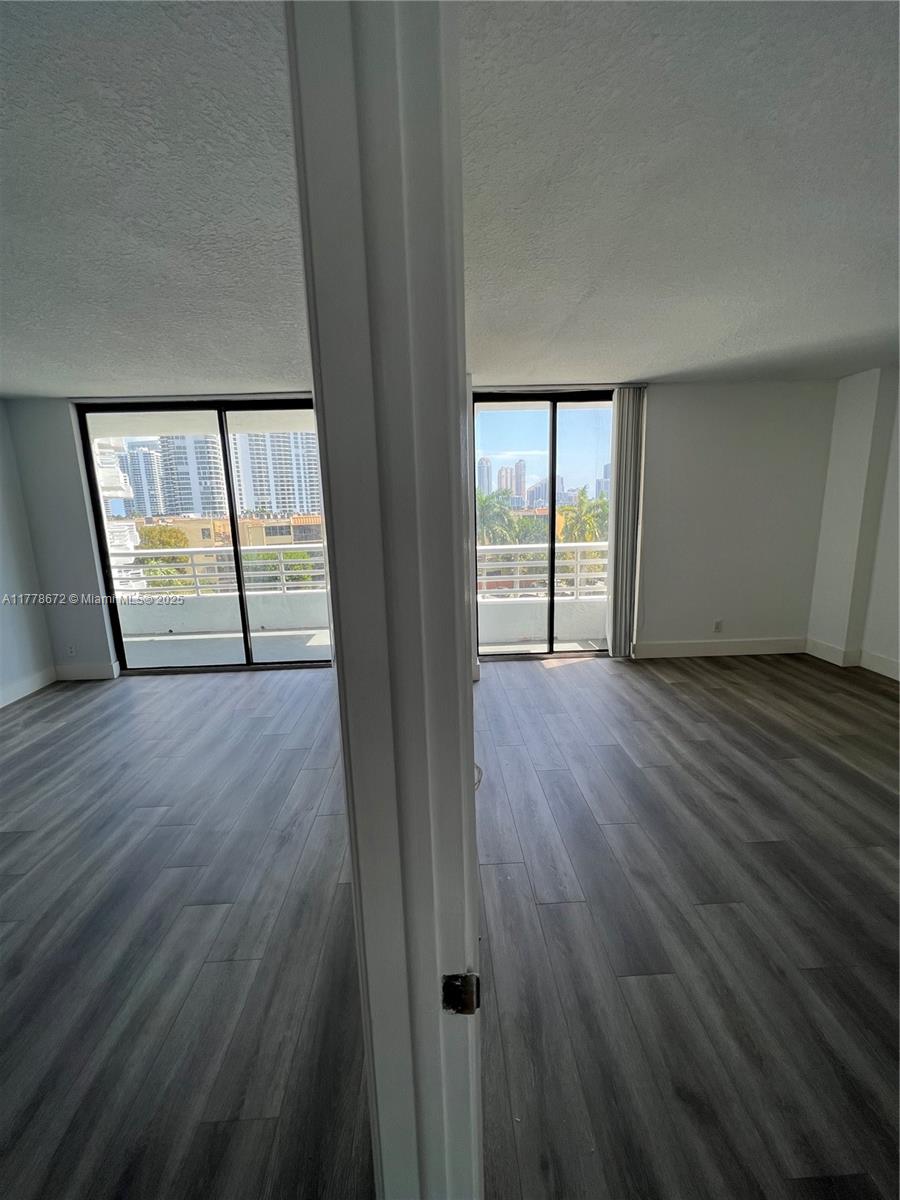 PARC CENTRAL AVENTURA EAS - Residential