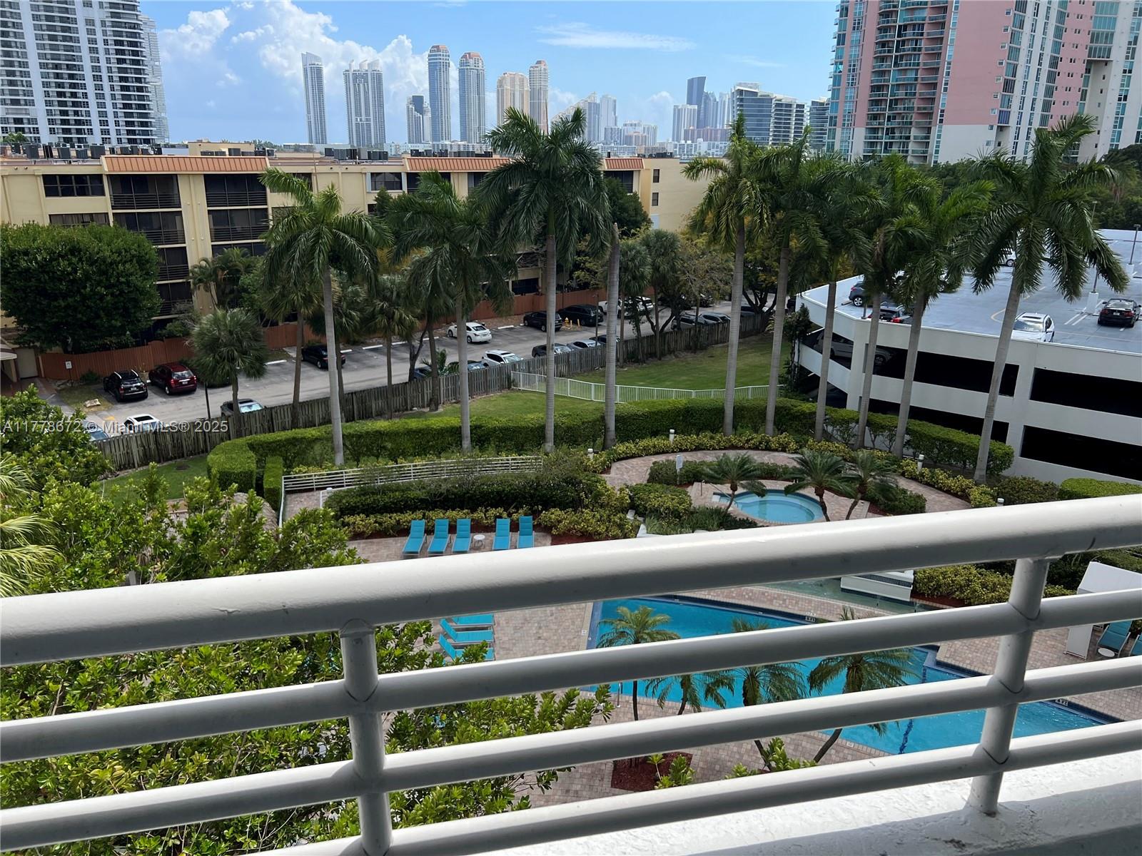 PARC CENTRAL AVENTURA EAS - Residential