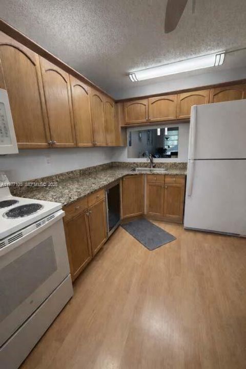 1701 NW 75th Ave 208 Plantation FL 33313