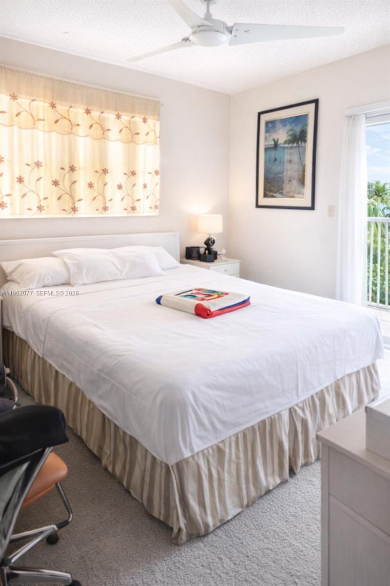 INTL LAKE VILLAS CONDO #4 - Residential