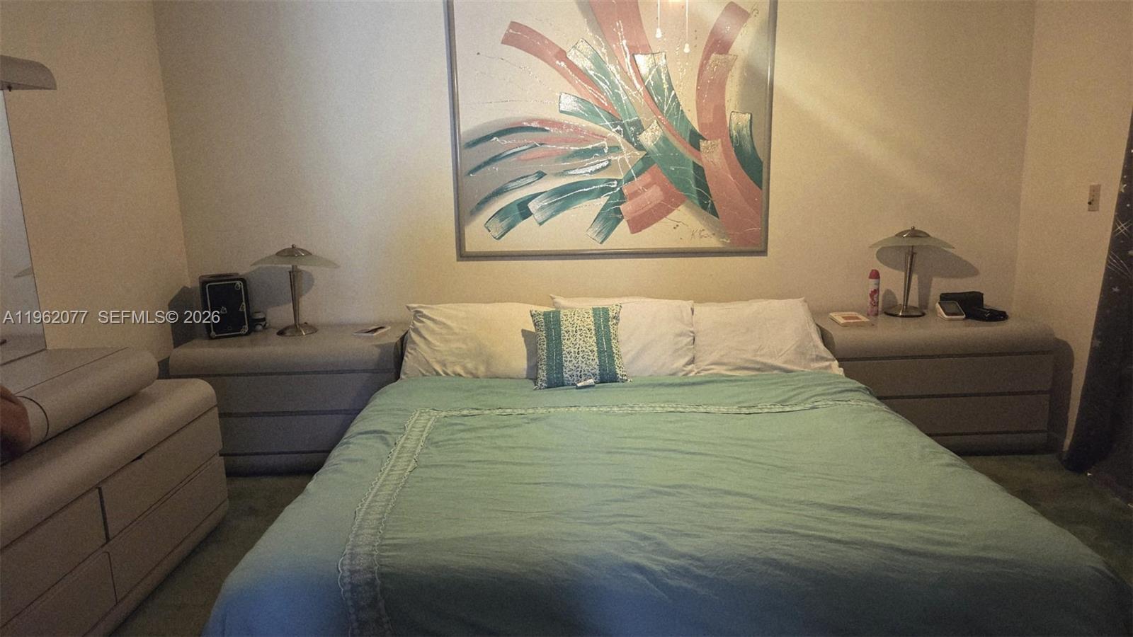 INTL LAKE VILLAS CONDO #4 - Residential
