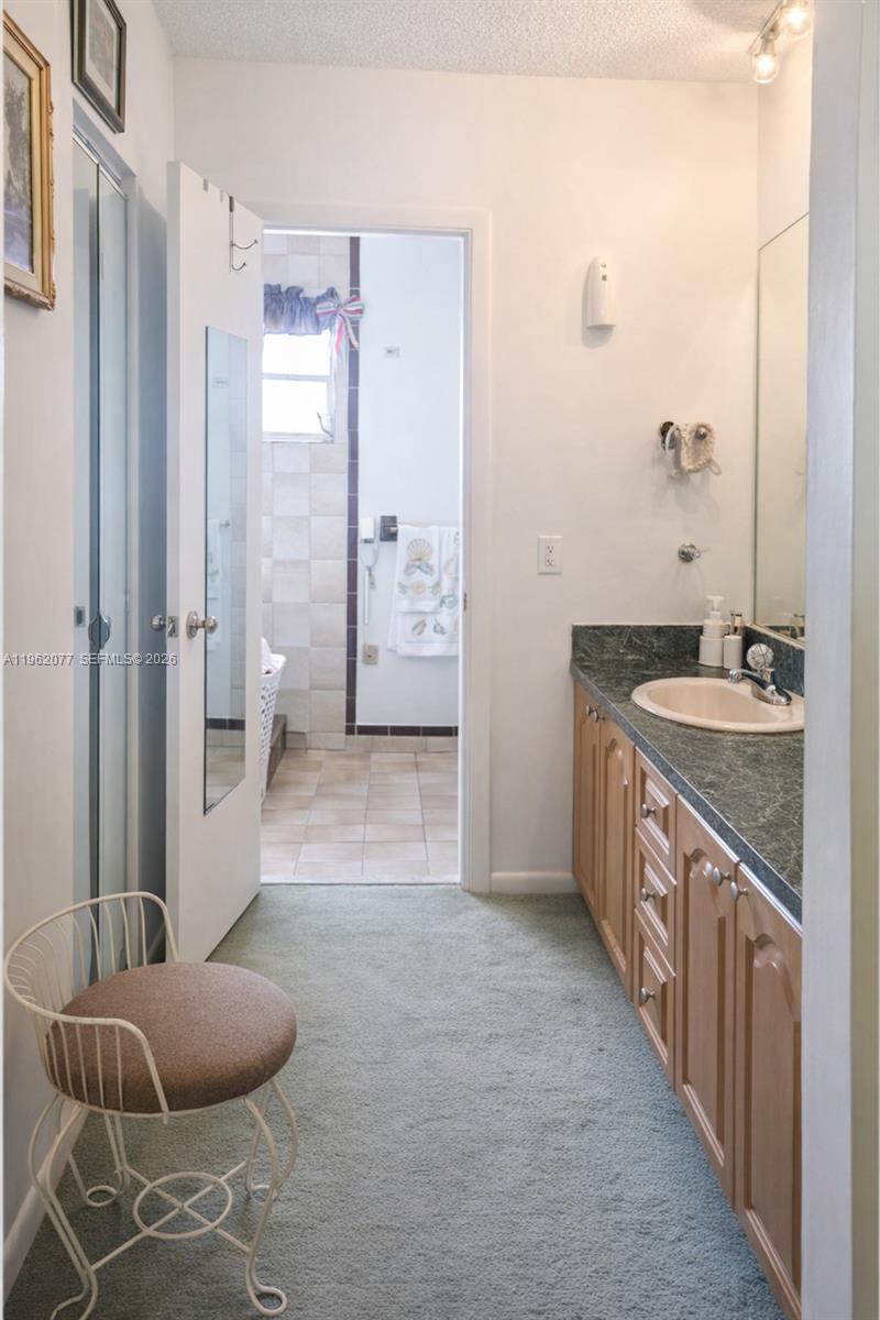 INTL LAKE VILLAS CONDO #4 - Residential