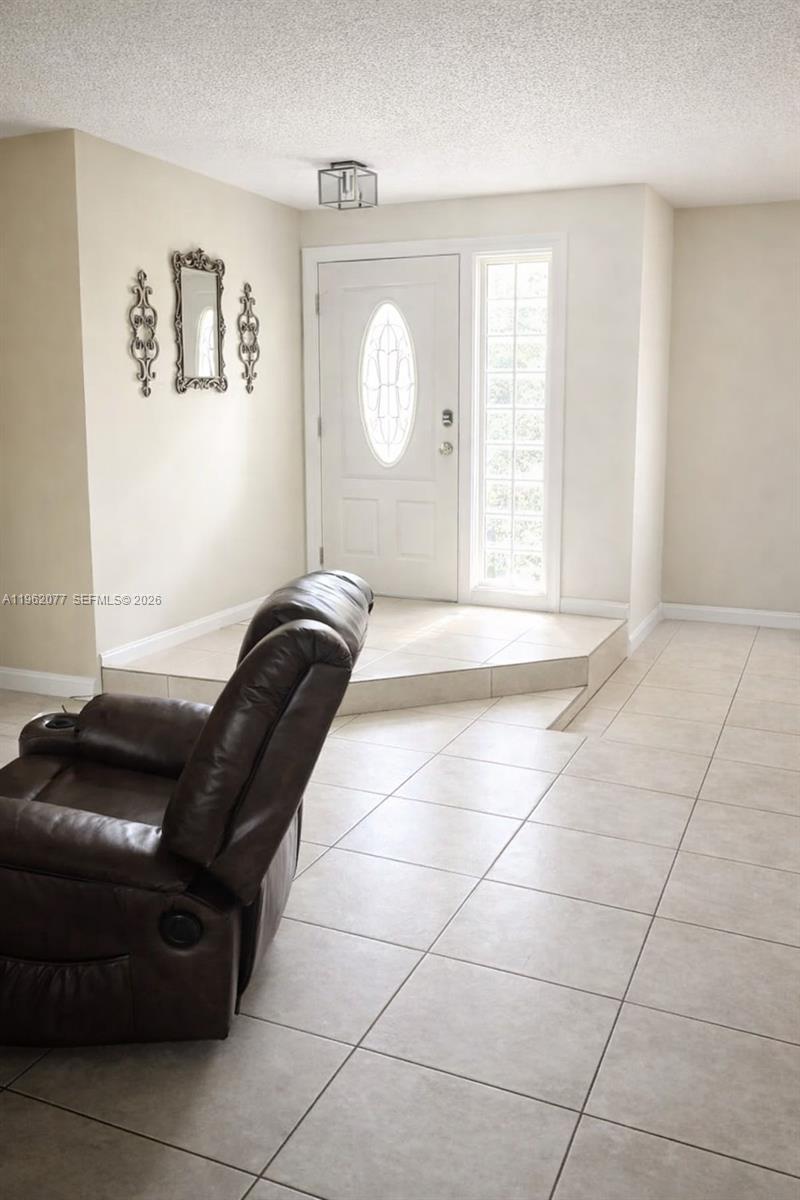 INTL LAKE VILLAS CONDO #4 - Residential