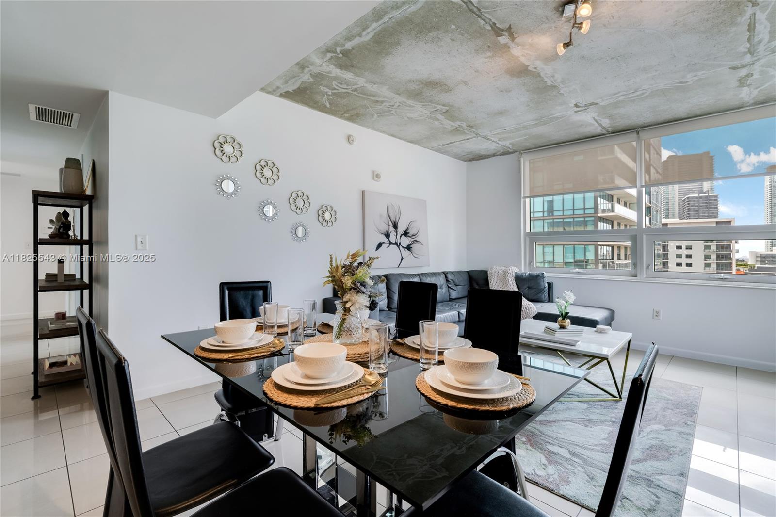 MIDBLOCK MIAMI CONDO - Residential Lease