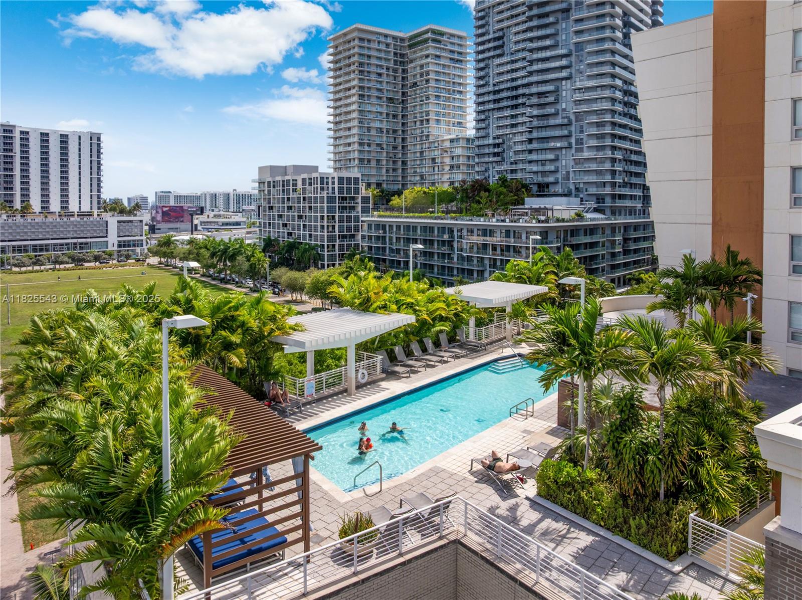 Welcome to Midtown Muse! Stylish and modern condo in the heart of Midtown Miami at Midblock. Walk to the best shops, cafes, and galleries, or take a quick ride to Wynwood, Design District, or the beach. Enjoy a full kitchen, private balcony, fast Wi-Fi, and resort-style amenities including pool, gym, and 24/7 security. Perfect for work or play in one of Miami’s most vibrant neighborhoods.
This is a fully furnished Vacation rental home in the Midtown area. Available for Weekly & Monthly rentals. Not available for annual lease.